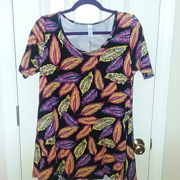 LuLaRoe Tops - 🌻 LulaRoe top